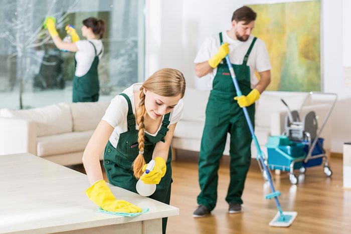 có nên thuê dịch vụ vệ sinh nhà mới không